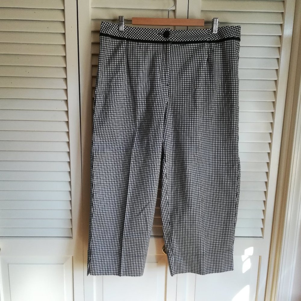 RQT Checked Capris